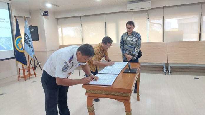 FOTO 22 Mei_Penandatangan Berita Acara Serah Terima Aset (BASTA) Pelabuhan Teluk Palu, yaitu Pelabuhan Donggala, Pelabuhan Wani, dan Pelabuhan Pantoloan. 1