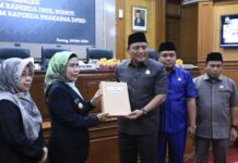 Bupati Serang Sampaikan Dua Raperda