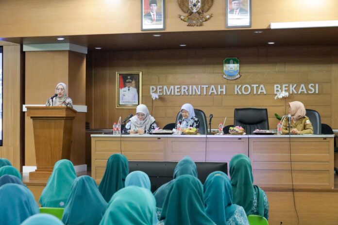 FOTO 7 Mei_Pelatihan Kader PKK di Sekretariat Tingkat Kecamatan dan Kelurahan yang digelar di Aula Nonon Sonthanie, Kota Bekasi. (dok. humaskotabekasi) 1