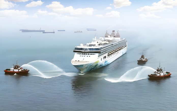 FOTO 24 Juni_Kunjungan perdana kapal pesiar mewah milik perusahaan internasional Resorts World Cruises di Pelabuhan Tanjung Priok, Jakarta. (dok. pelindo)