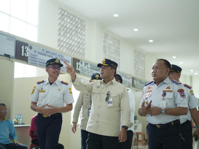 FOTO 14 Juli_Peninjauan pelayanan di beberapa Terminal Tipe A. 2