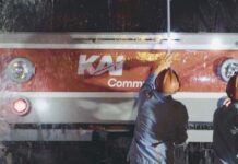 KAI Commuter Gunakan Bahan Chemical Aman dan Ramah Lingkungan saat Cuci KRL