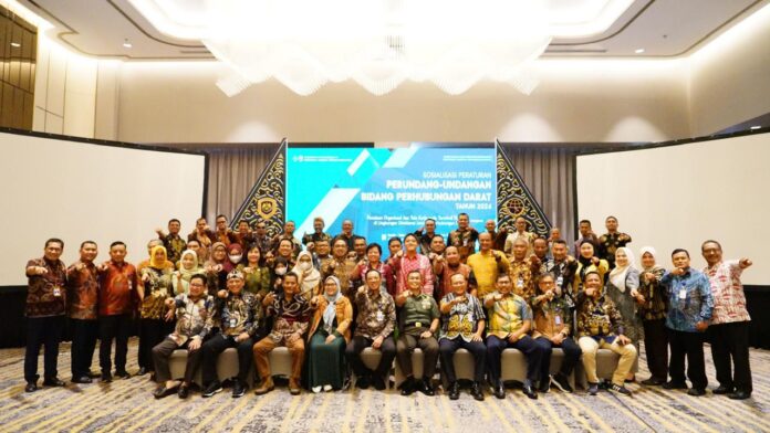 FOTO 30 Juli_Sosialisasi Peraturan Perundang-Undangan Bidang Perhubungan Darat Tahun 2024 di Ballroom Swissbell Hotel, Solo. 1