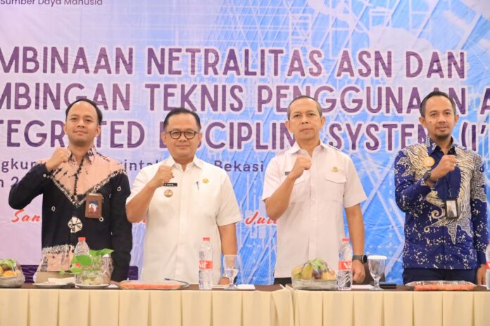 FOTO 31 Juli_Pembinaan kepada seluruh Aparatur Esselon II dan III Pemerintah Kota Bekasi di Ballroom Hotel Santika Mega City. (dok. humaskotabekasi) 1