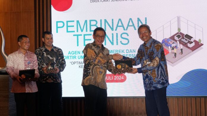 FOTO 5 Juli_Pembinaan Teknis Agen Pemegang Merek dan Importir Umum Kendaraan Bermotor dengan tema Optimalisasi Pelayanan Uji Tipe Kendaraan Bermotor. (hubdat) 2