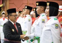 Penjabat Wali Kota Kukuhkan Paskibraka Tingkat Kota Bekasi Tahun 2024