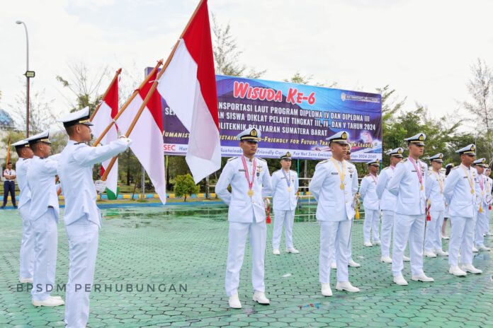 FOTO 24 Agustus_Wisuda Perwira Transportasi Laut. 1