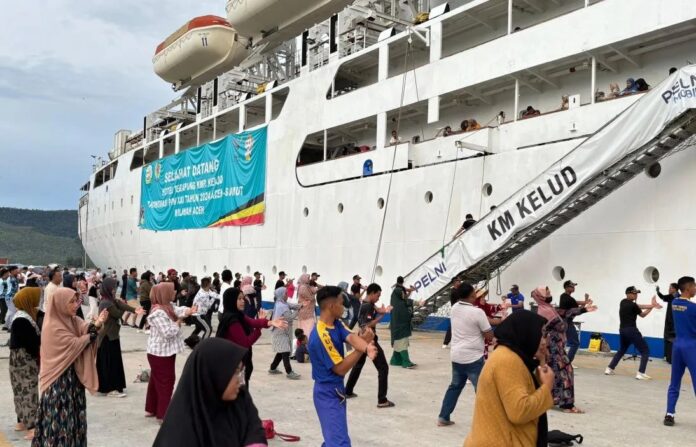 FOTO 17 September_KM Kelud yang menjadi akomodasi terapung untuk mendukung PON XXI Aceh - Sumut 2024 di Pelabuhan Malahayati, Aceh Besar. (dok. pelni) INI