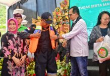 Kemenhub Peringati Harhubnas dengan Salurkan Bantuan kepada Petugas dan Masyarakat Transportasi