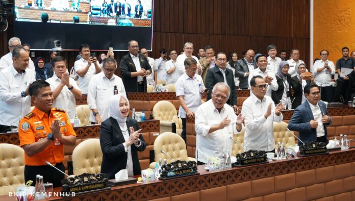 FOTO 9 September_Rapat Kerja DPR dengan Menteri Perhubungan (Menhub) Budi Karya Sumadi dan mitra kerja di Senayan, Jakarta. (dok. kemenhub)