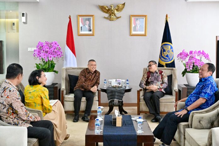 FOTO 15 Nov_Menteri Perhubungan Dudy Purwagandhi dan Menteri Perlindungan Pekerja Migran Indonesia 1