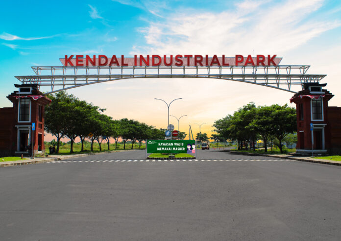 FOTO 18 Nov_Gerbang masuk kawasan industri Kendal atau Kawasan Ekonomi Khusus (KEK) Kendal. (dok. wikipedia.org)