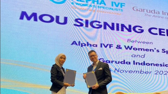 FOTO 19 Nov_PT Garuda Indonesia Tbk. dan Alpha IVF and Women's Specialists menandatangani kontrak. (dok. istimewa)