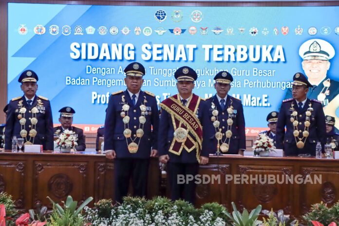 FOTO 25 Nov_Pengukuhkan Prof. Aloysius Agus Tjahjono 3