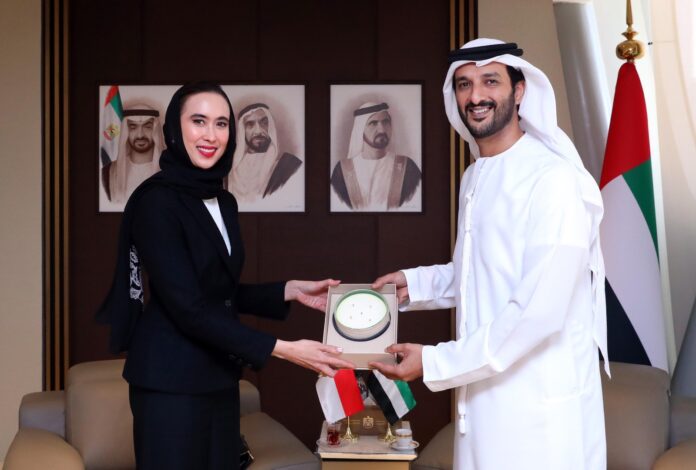 FOTO 25 Nov_Pertemuan Menteri Pariwisata Widiyanti Putri Wardhana dengan Minister of Economy UAE Abdulla Bin Touq Al Marri di Uni Emirate Arab.
