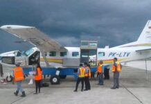 Dua Maskapai Kerja Sama Kirim Beras ke Pelosok Papua