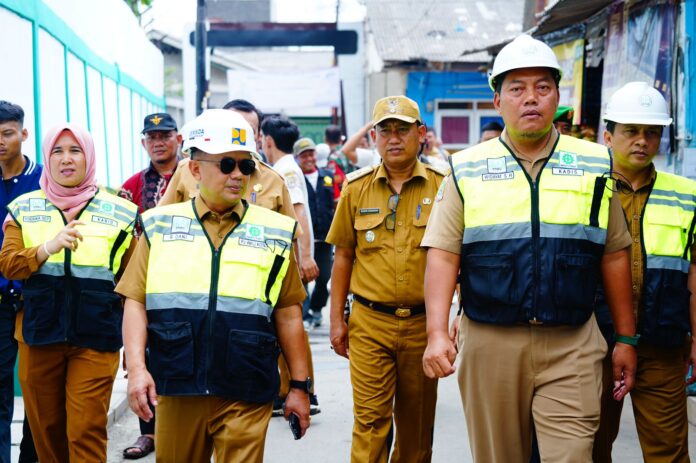 FOTO 27 Nov_Kunjungan Penjabat Wali Kota Bekasi ke wilayah Kecamatan Medan Satria 2