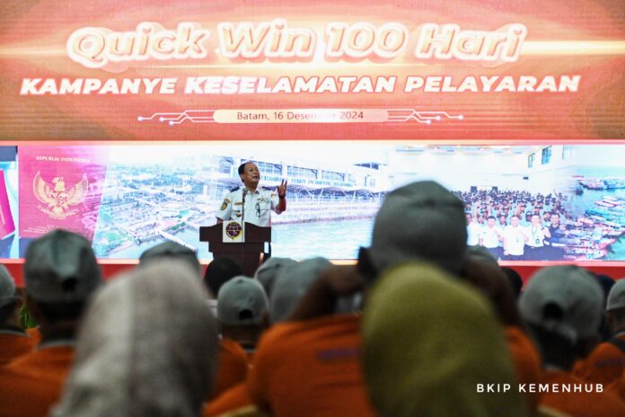 FOTO 16 Des_Acara menghadiri Quick Win 100 Hari Kampanye Keselamatan Pelayaran, di Graha Pena Hall, Batam, Kepulauan Riau.