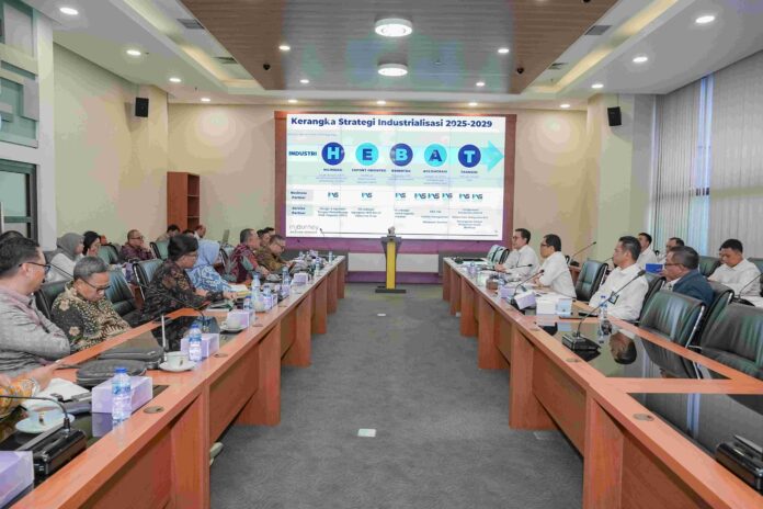 FOTO 13 Jan_Wakil Menteri Perindustrian (Wamenperin) Faisol Riza