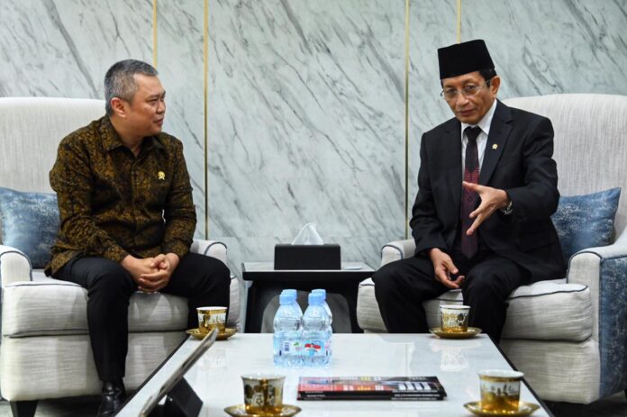 FOTO 23 Jan_Pertemuan Menteri Perhubungan (Menhub) Dudy Purwagandhi Menteri Agama (Menag)