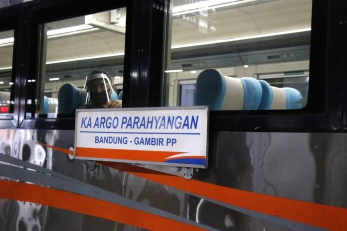 FOTO 24 Jan_Kereta Api (KA) Argo Parahiyangan berubah menjadi KA Parahiyangan rute Jakarta - Bandung pergi pulang (pp). (dok. daopjakarta) INI