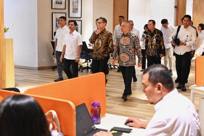 FOTO 31 Jan_Menteri Perhubungan (Menhub) Dudy Purwagandhi melakukan koordinasi