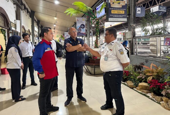 FOTO 4 Jan_Pemantauan pelaksanaan Angkutan Natal 2024 dan Tahun Baru 2025 (Nataru 2024 2025) di Semarang. (dok. hubudkemenhub) INI