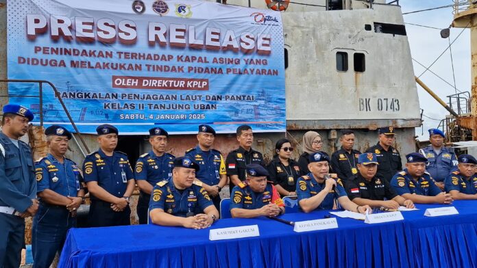FOTO 5 Jan_Konferensi pers Pangkalan Penjagaan Laut dan Pantai (PPLP) Kelas II Tanjung Uban. (dok. hublakemenhub) 2