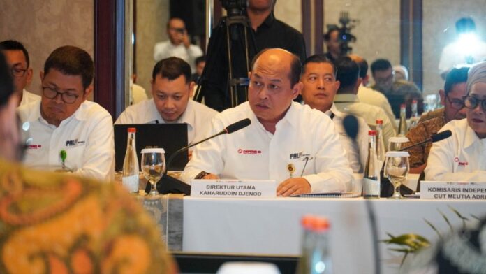 FOTO 1 Febr_Direktur Utama PT PAL Indonesia Kaharuddin Djenod bersama jajaran Direksi dan Komisaris dalam RUPS RKAP Tahun 2025. (dok. pal)