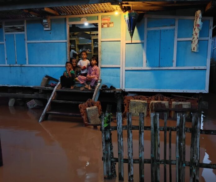 FOTO 1 Febr_Hujan akibat cuaca ekstrim menyebabkan banjir bandang di Kabupaten Sumbawa. (dok. bpbdkabupatensumbawa) INI