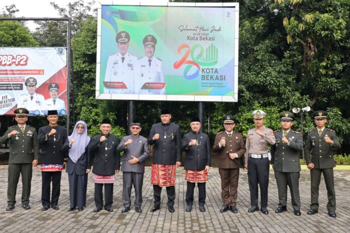 FOTO 10 Maret_Upacara memperingati Hari Ulang Tahun (HUT) ke-28 Kota Bekasi 1