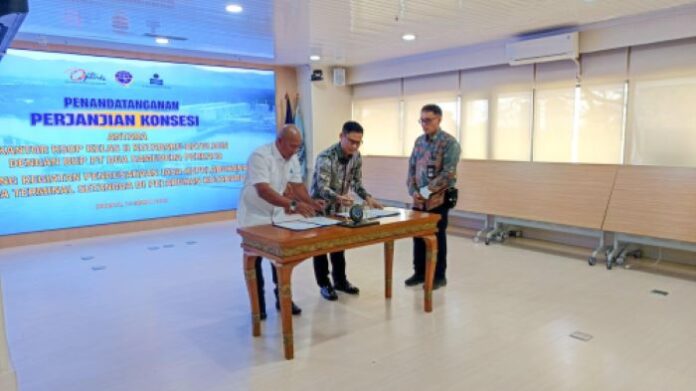 FOTO 17 Maret_Penandatanganan Perjanjian Konsesi Pengusahaan Jasa Kepelabuhanan pada Terminal Setangga di Pelabuhan Kotabaru, Provinsi Kalimantan Selatan. 1