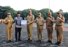 Wali Kota Tri Adhianto Pimpin Apel Pertama Didampingi Harris Bobihoe