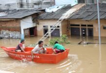 Bertambah Titik Banjir Jakarta Jadi 105 Rukun Tetangga