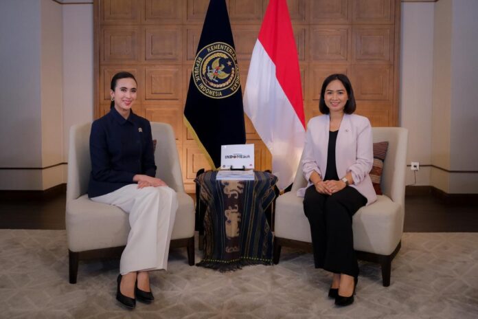 FOTO 2 Mei_Menteri Pariwisata Widiyanti Putri Wardhana dan Wakil Menteri Pariwisata Ni Luh Puspa di Jakarta. (dok. kemenpar)
