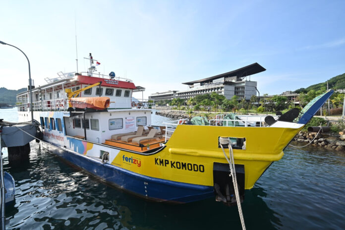 FOTO 29 Mei_Rute penyeberangan Labuan Bajo - Pulau Rinca sejauh 12 mil laut yang dilayani oleh KMP Komodo. (dok. asdp.id)