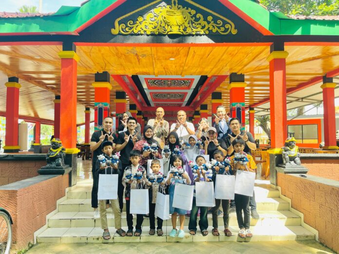 FOTO 20 Juni_Grand Mercure Malang Mirama ajak para anak asuh 4