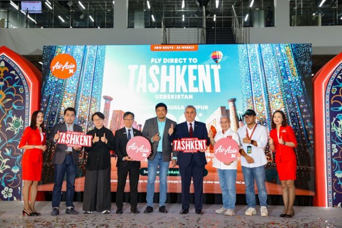 FOTO 24 Juni_Peluncuran rute baru AirAsia X (AAX) dari Kuala Lumpur, Malaysia ke Tashkent, Uzbekistan di Kuala Lumpur, Malaysia