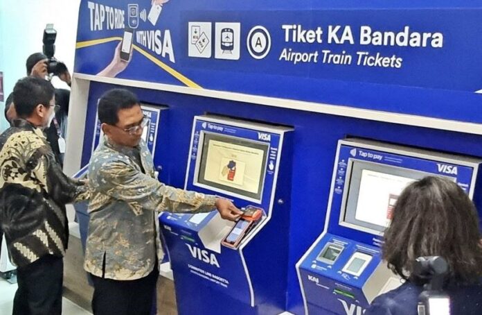 FOTO 25 Juni_Peluncuran opsi pengembangan pembayaran Visa Contactless pada layanan Kereta Api Commuter Line Stasiun Basoetta. (dok. commuterline.id) INI