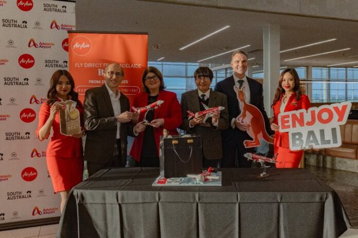 FOTO 27 Juni_,Pembukaan penerbangan langsung dari Bandara I Gusti Ngurah Rai Bali ke Adelaide, Australia. (newsroom.airasia.com)