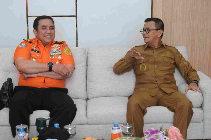 FOTO 15 Juli_Deputi Bidang Sarana Prasarana dan Sistem Komunikasi Basarnas Marsekal Muda TNI Widyargo Ikoputra