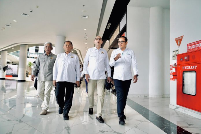 FOTO 19 Juli_Kunjungan kerja spesifik dari Komisi VI Dewan Perwakilan Rakyat (DPR) di Terminal Eksekutif Pelabuhan Merak, Kabupaten Cilegon, Banten