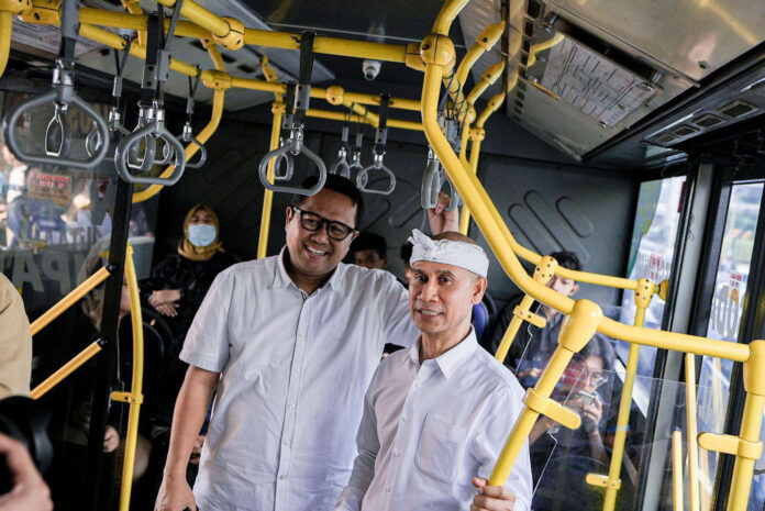 FOTO 22 Juli_Pemilik toko oleh - oleh terbesar di Pulau Bali Krisna, Gusti Ngurah Anom atau Ajik Krisna didampingi oleh Direktur Bisnis