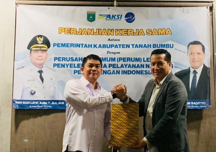 FOTO 27 Juli_Penandatangan kesepakatan bersama terkait penyelenggaraan pelayanan navigasi penerbangan di Bandara Bersujud, Tanah Bumbu, Kalsel.airnav