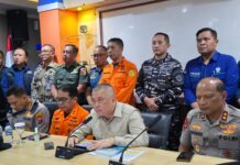 Menhub Pantau Langsung Evakuasi KMP Tunu Pratama dan Instruksikan KNKT Investigasi