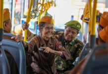 Transjakarta Ajak Veteran Keliling Jakarta Gratis