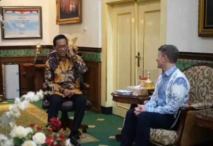 FOTO 12 Agst_Pertemuan Dubes Australia dan Sultan HB X Yogyakarta INI INI