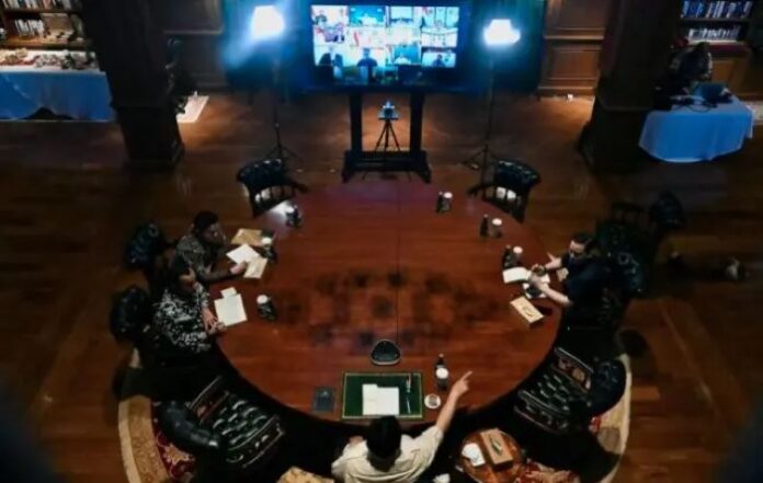 FOTO 2 Juli_Presiden Prabowo memimpin rapat terbatas bersama sejumlah menteri Kabinet Merah Putih di kediaman