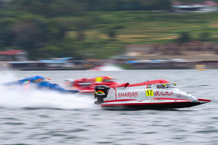 FOTO 22 Agst_Ajang internasional UIM-F1H2O World Championship Grand Prix of Indonesia di Danau Toba, Sumatra Utara. (dok. f1h2o.com)