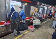 Kereta Api Petani – Pedagang Wujud Empati PT Kereta Api Indonesia
